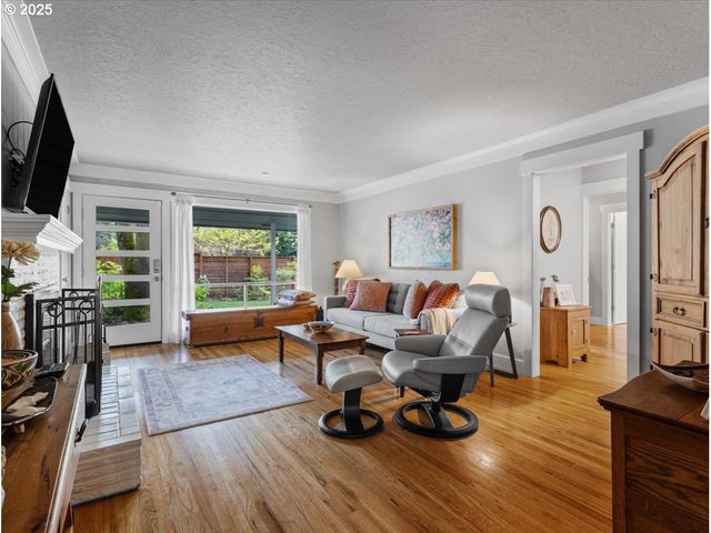 6025 CARMAN Dr, Lake Oswego, OR 97035