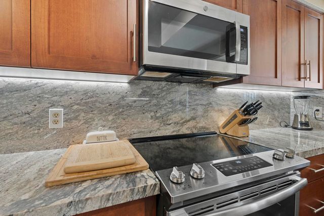 752 Vista Lago Drive N, Palm Desert, CA 92211