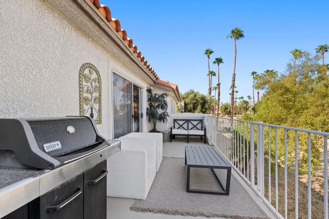 752 Vista Lago Drive N, Palm Desert, CA 92211