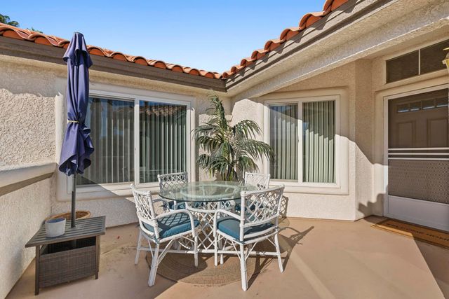 752 Vista Lago Drive N, Palm Desert, CA 92211
