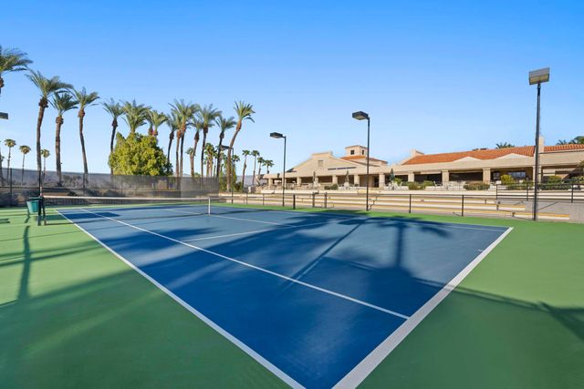 752 Vista Lago Drive N, Palm Desert, CA 92211