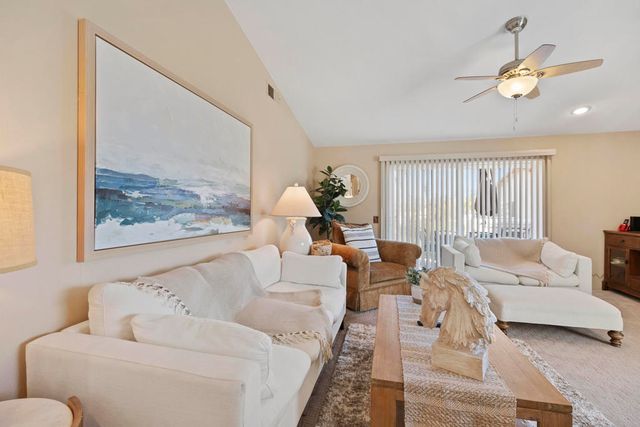 752 Vista Lago Drive N, Palm Desert, CA 92211