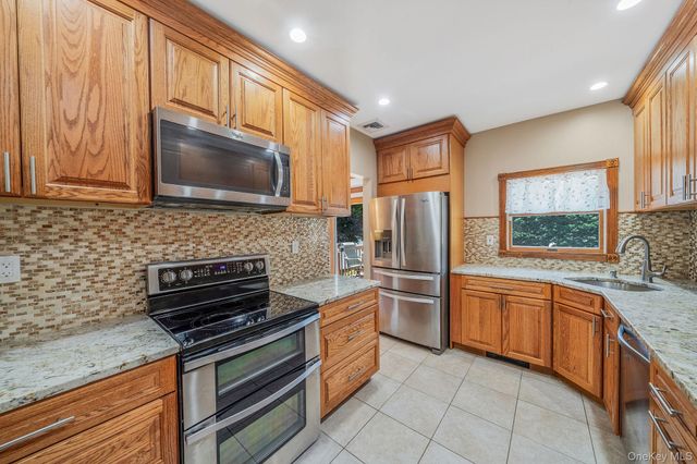 108 Keswick Drive, East Islip, NY 11730