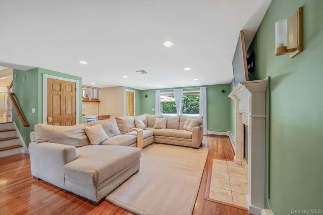 108 Keswick Drive, East Islip, NY 11730