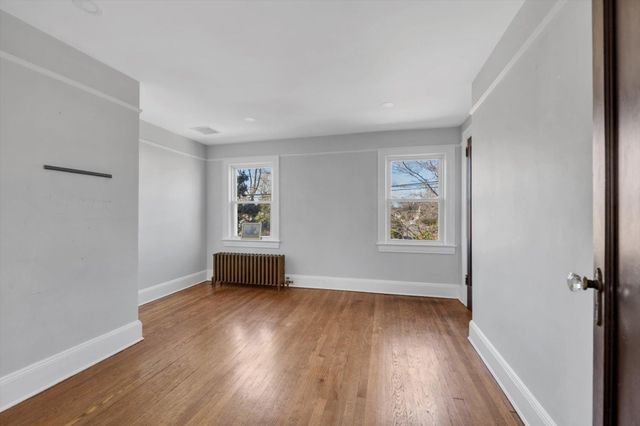 16 Avenue A, Port Washington, NY 11050