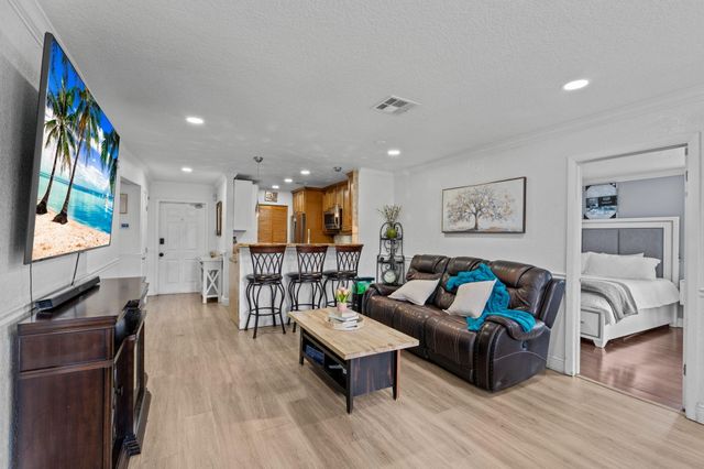 1909 NW 94th Avenue 102a, Coral Springs, FL 33071