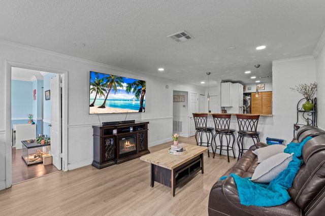 1909 NW 94th Avenue 102a, Coral Springs, FL 33071