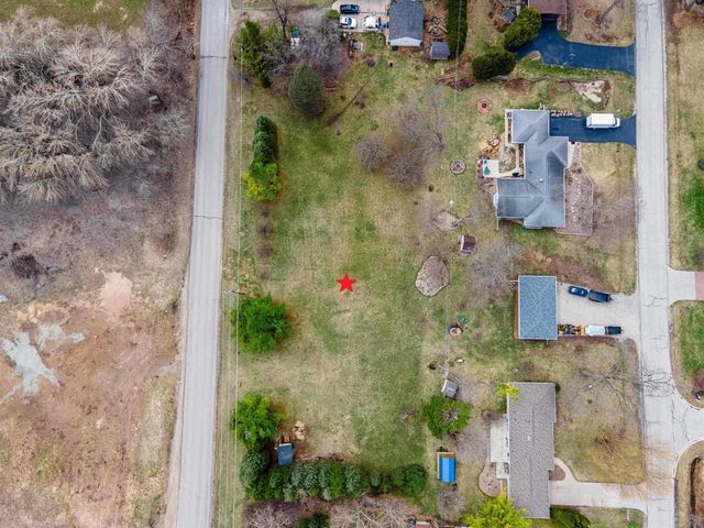 2525 BREEZEWOOD LANE, Neenah, WI 54956