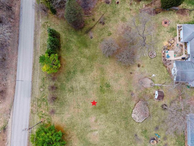 2525 BREEZEWOOD LANE, Neenah, WI 54956