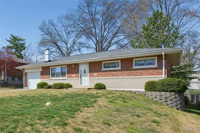 9835 Ridgely Lane, St Louis, MO 63123