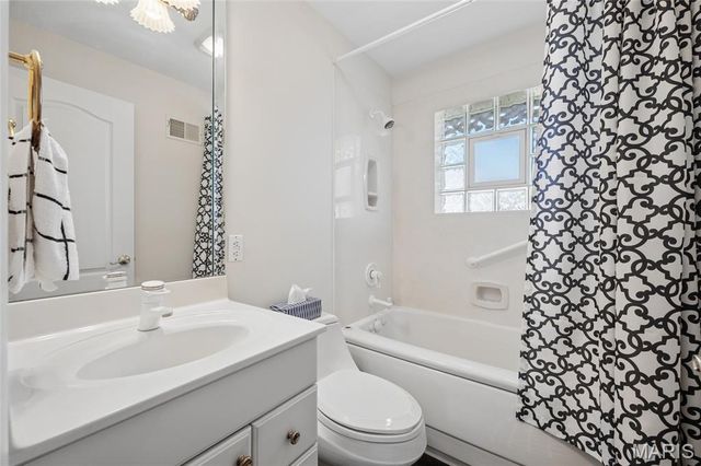 9835 Ridgely Lane, St Louis, MO 63123