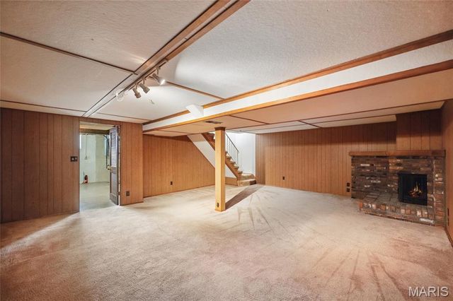 9835 Ridgely Lane, St Louis, MO 63123