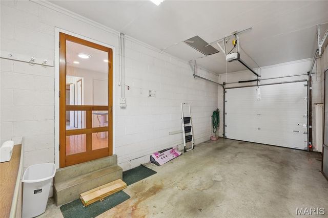 9835 Ridgely Lane, St Louis, MO 63123