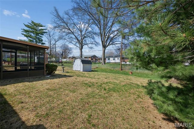 9835 Ridgely Lane, St Louis, MO 63123