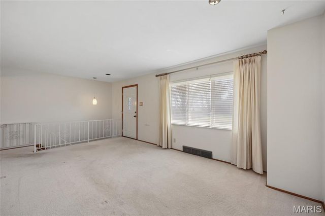 9835 Ridgely Lane, St Louis, MO 63123