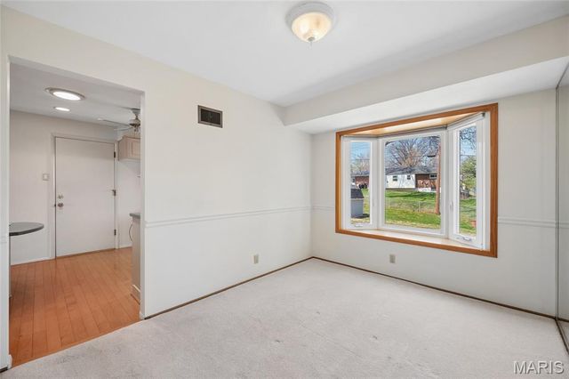 9835 Ridgely Lane, St Louis, MO 63123