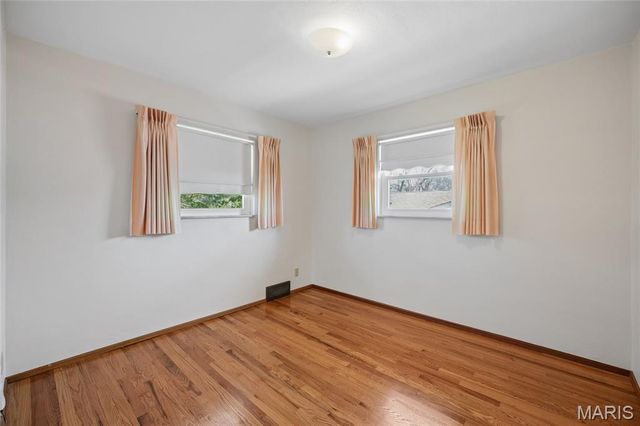 9835 Ridgely Lane, St Louis, MO 63123