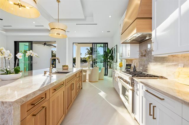 11331 Avery Rd, Palm Beach Gardens, FL 33410
