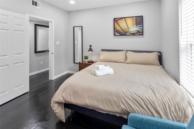 2824 Blodgett Street, Houston, TX 77004