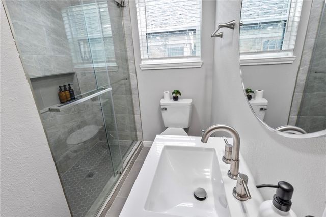 2824 Blodgett Street, Houston, TX 77004