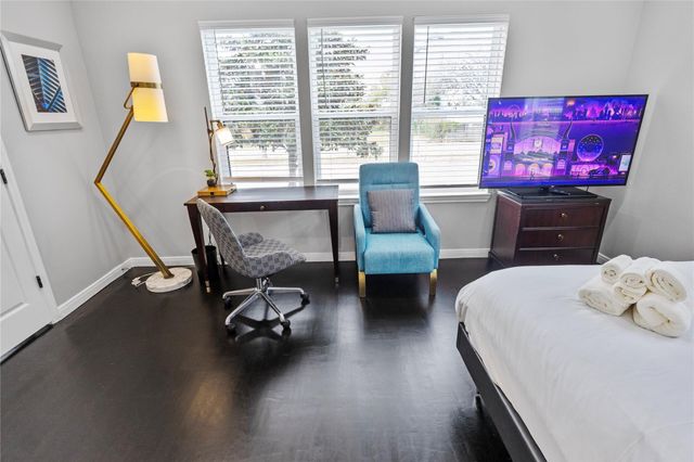 2824 Blodgett Street, Houston, TX 77004