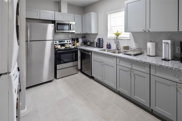 2824 Blodgett Street, Houston, TX 77004