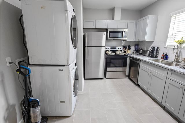 2824 Blodgett Street, Houston, TX 77004