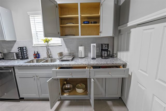 2824 Blodgett Street, Houston, TX 77004