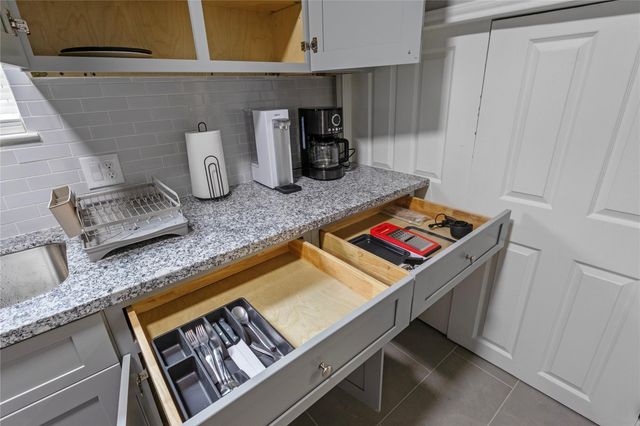 2824 Blodgett Street, Houston, TX 77004