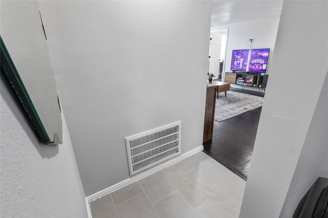 2824 Blodgett Street, Houston, TX 77004