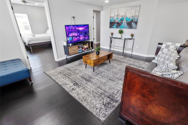 2824 Blodgett Street, Houston, TX 77004