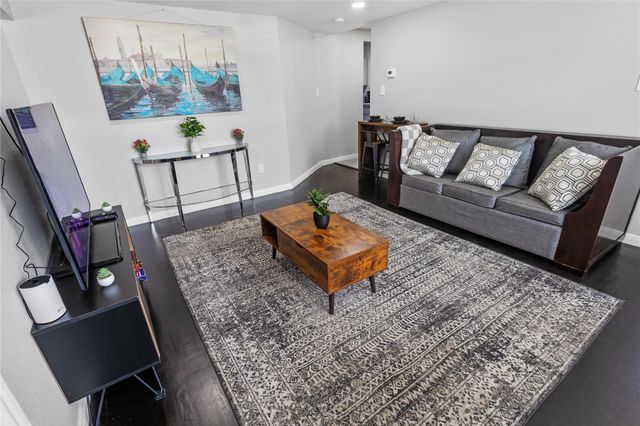 2824 Blodgett Street, Houston, TX 77004