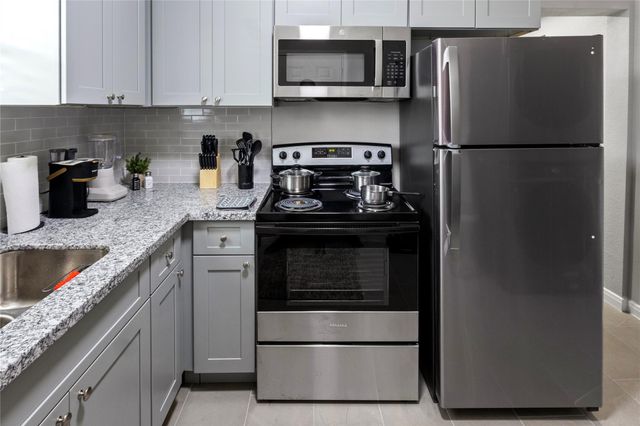 2824 Blodgett Street, Houston, TX 77004