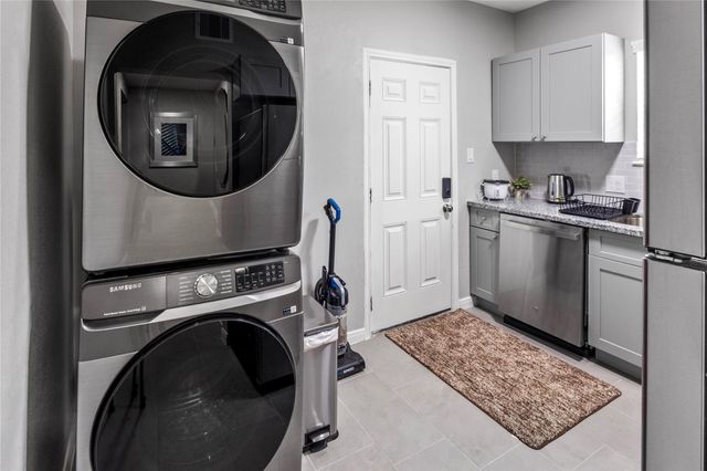 2824 Blodgett Street, Houston, TX 77004