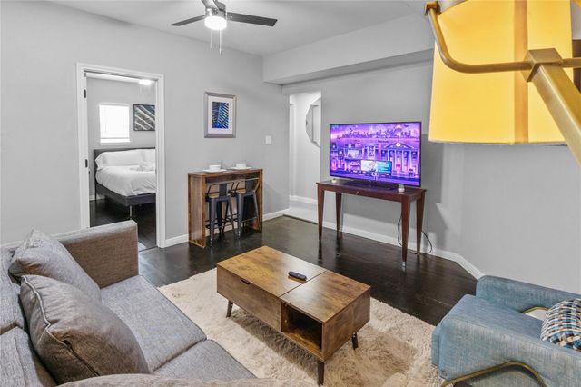 2824 Blodgett Street, Houston, TX 77004