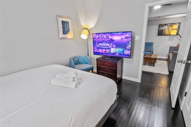 2824 Blodgett Street, Houston, TX 77004