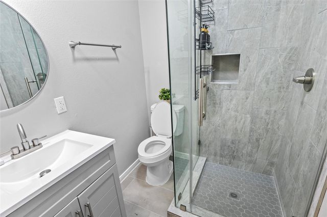 2824 Blodgett Street, Houston, TX 77004