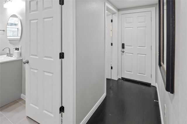 2824 Blodgett Street, Houston, TX 77004