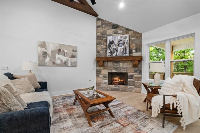 738 Cardin Spur, Pea Ridge, AR 72751