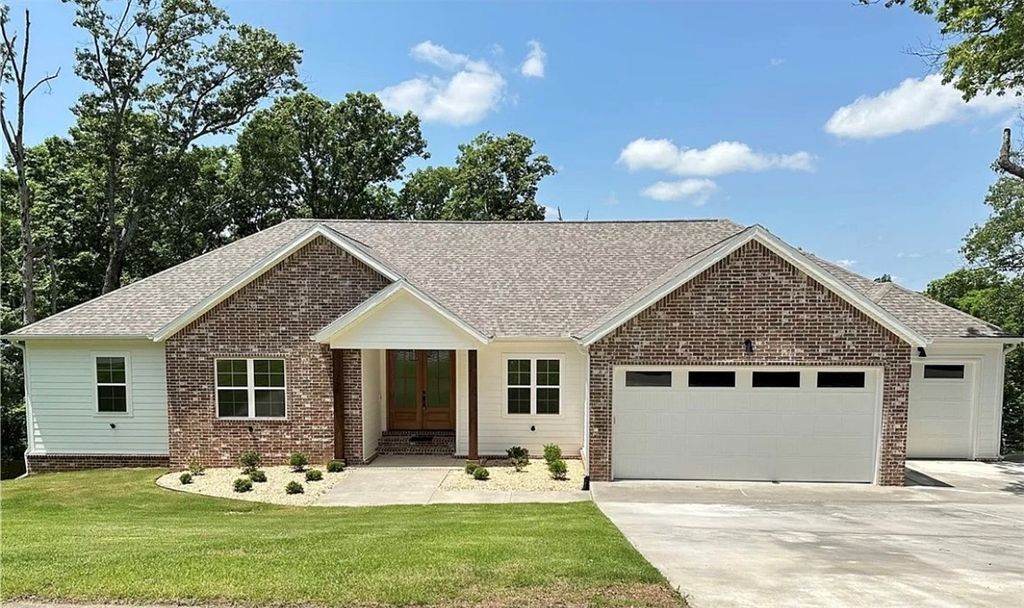 738 Cardin Spur, Pea Ridge, AR 72751