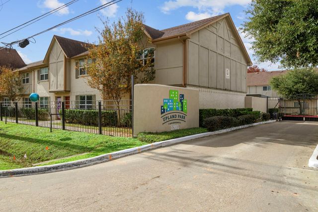 1701 Upland Drive 114, Houston, TX 77043