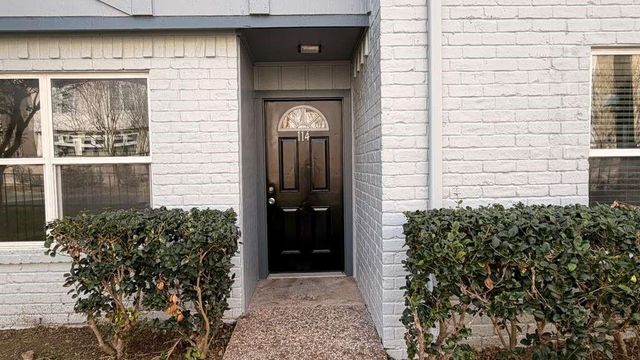 1701 Upland Drive 114, Houston, TX 77043