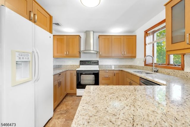 11 Mountain View Ter, Byram Twp., NJ 07871