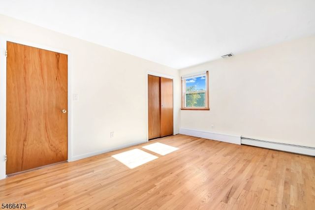 11 Mountain View Ter, Byram Twp., NJ 07871