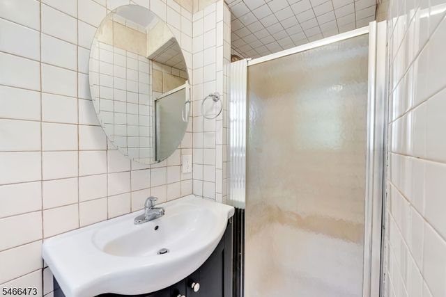 11 Mountain View Ter, Byram Twp., NJ 07871