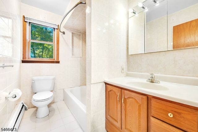 11 Mountain View Ter, Byram Twp., NJ 07871