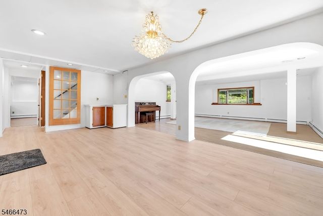 11 Mountain View Ter, Byram Twp., NJ 07871
