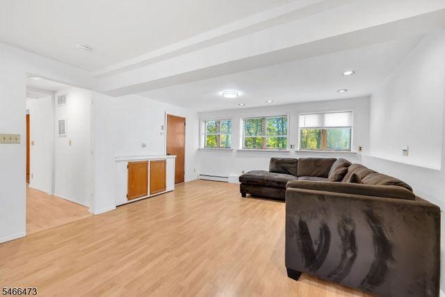 11 Mountain View Ter, Byram Twp., NJ 07871