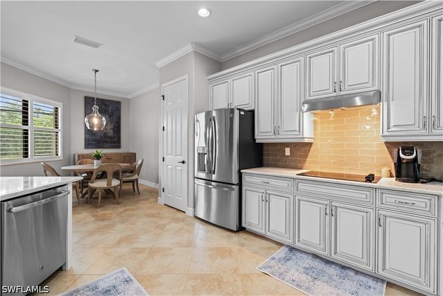 9352 Vercelli CT, Naples, FL 34113