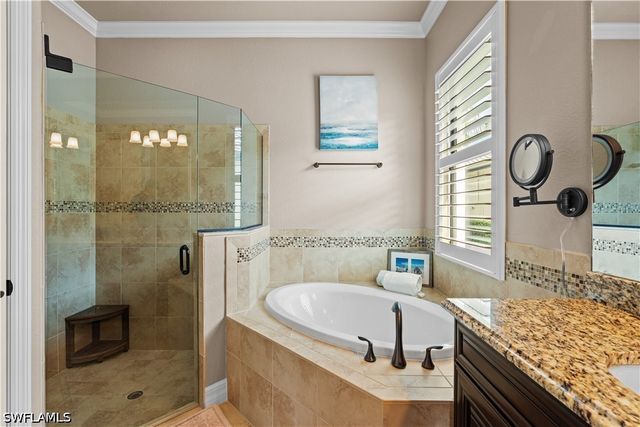 9352 Vercelli CT, Naples, FL 34113